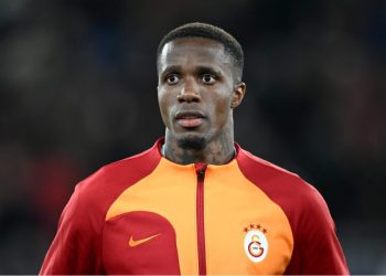 Wilfried Zaha repousse les avances de West Ham