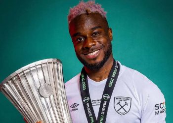 Maxwel Cornet: salaire, parcours, palmarès et plus