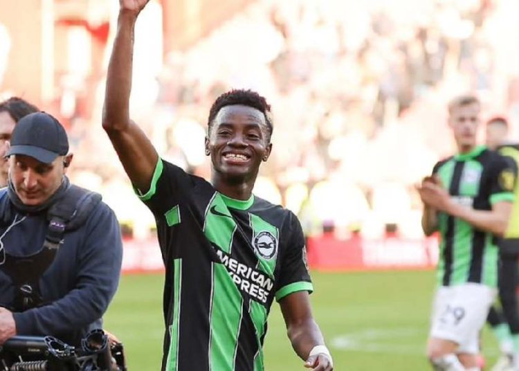 Brighton fixe le prix de Simon Adingra