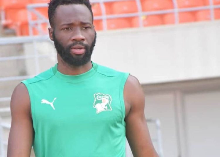 Ousmane Ouattara, solide défenseur ivoirien, en route vers le Koweït Sporting Club ?
